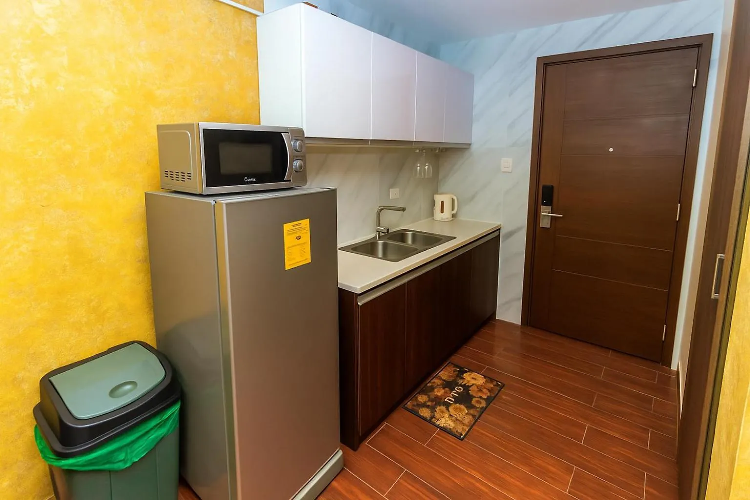 Skyvista Luxe Makati Staycation Pool Gym Netflix 5637 Manila Philippines